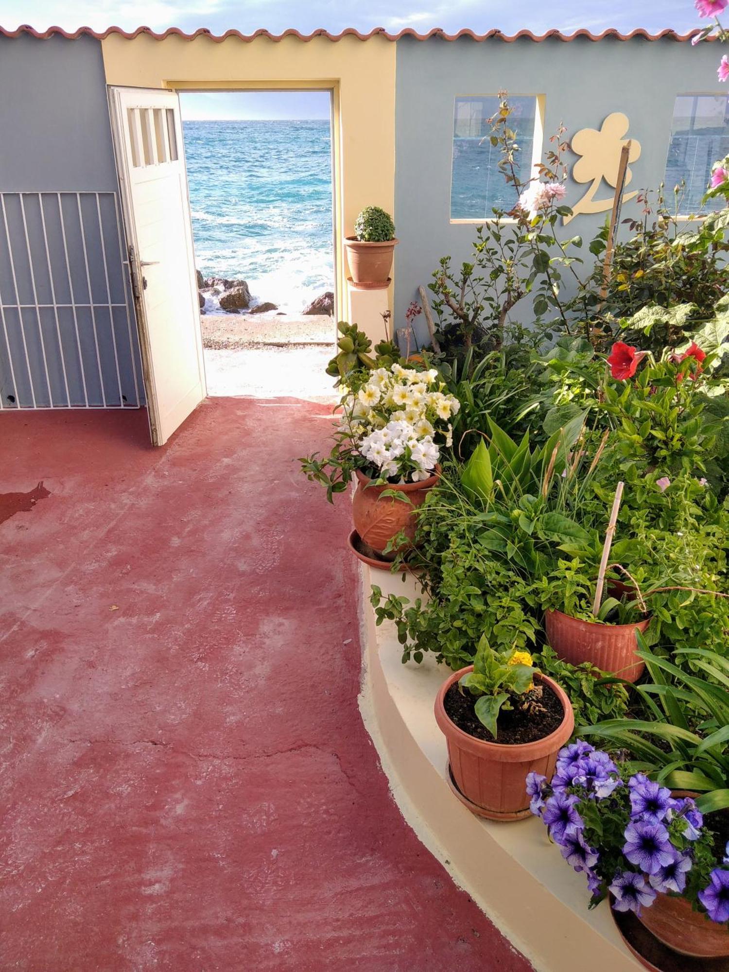 House Next To The Sea Side Apartment Derveni Exterior photo
