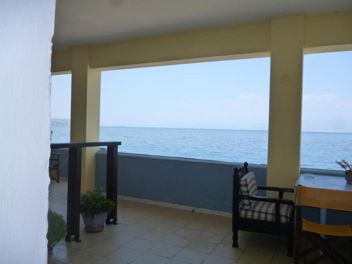 House Next To The Sea Side Apartment Derveni Exterior photo